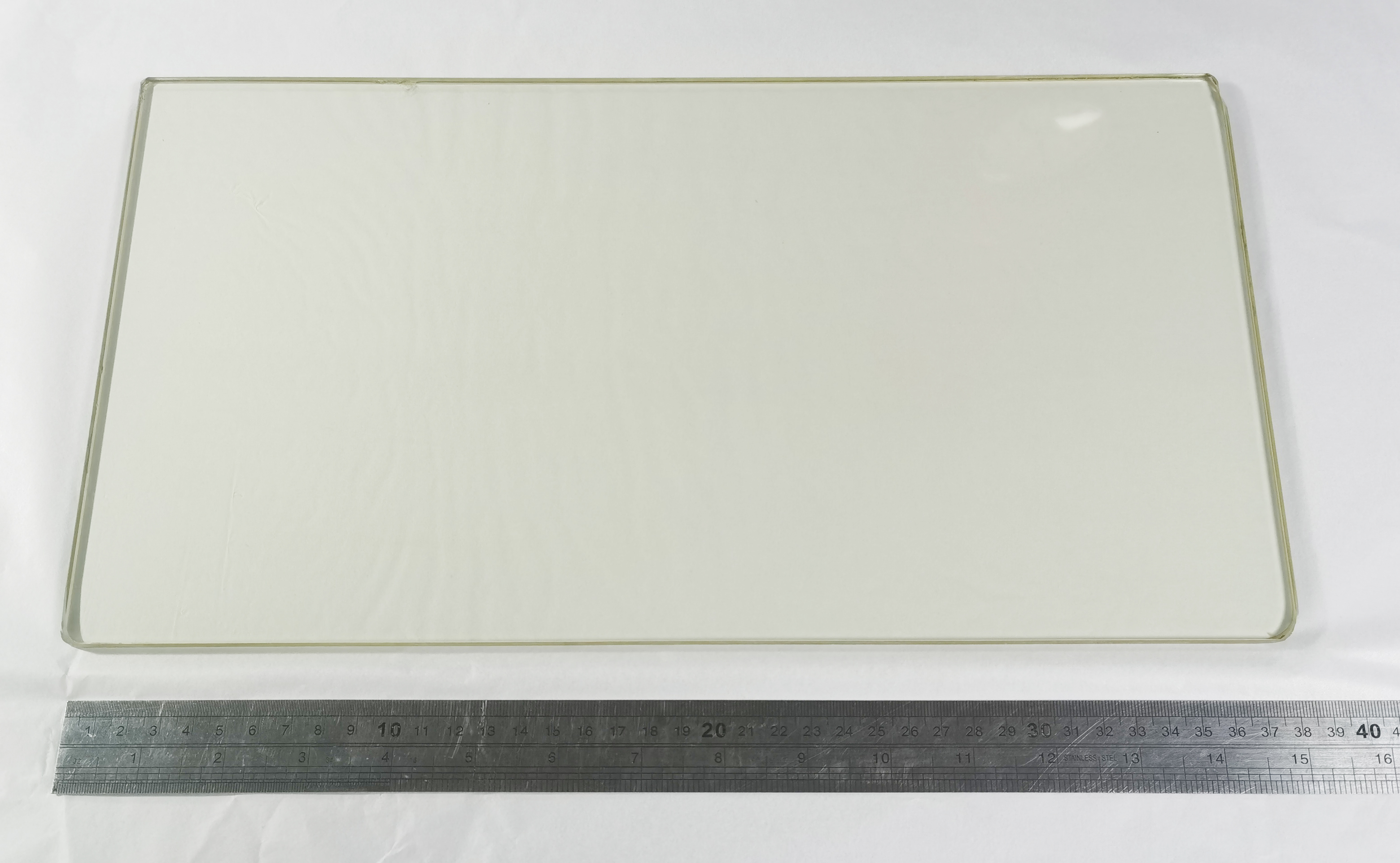 大(dà)尺寸氟镓酸鹽玻璃窗口